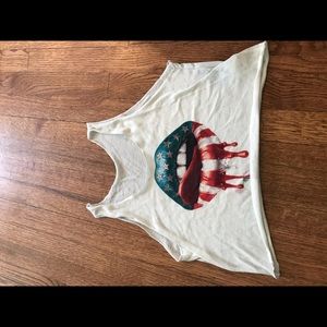 American lips cropped tank